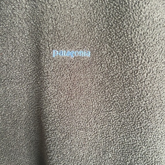 Patagonia Capilene Men’s Black Fleece 1/4 Zip Sweater - Picture 4 of 5